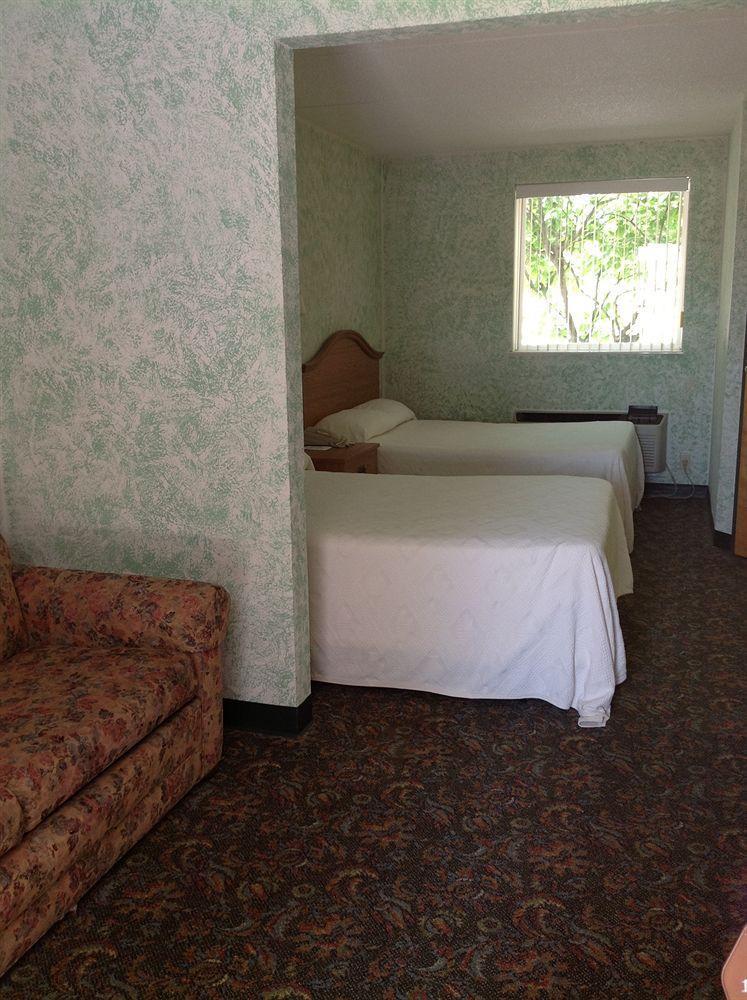 Ourguest Inn And Suites Catawba Island Port Clinton Bagian luar foto